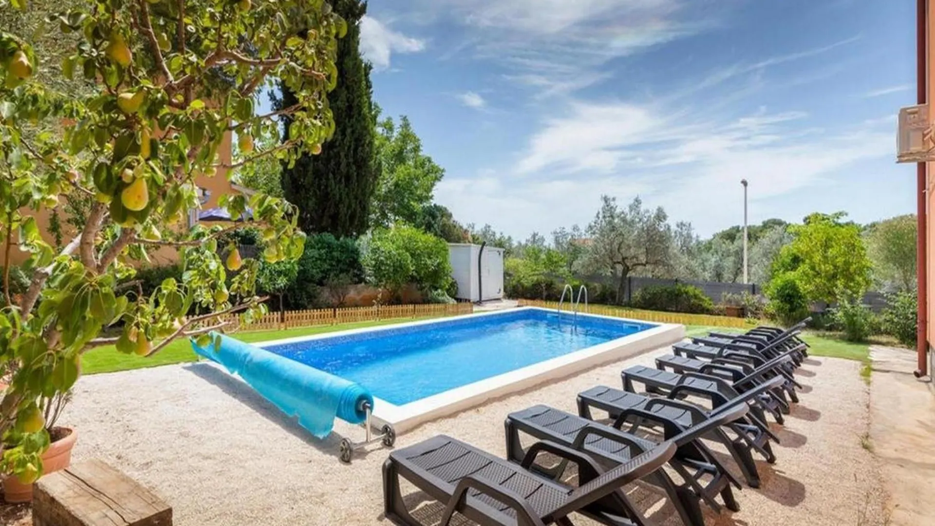 Family Frendly Holiday Home With Pool Fazana
